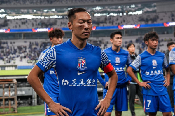 第二证券 管理层不职业+主教练窝囊，外援没正常人！申花亲手关闭夺冠大门